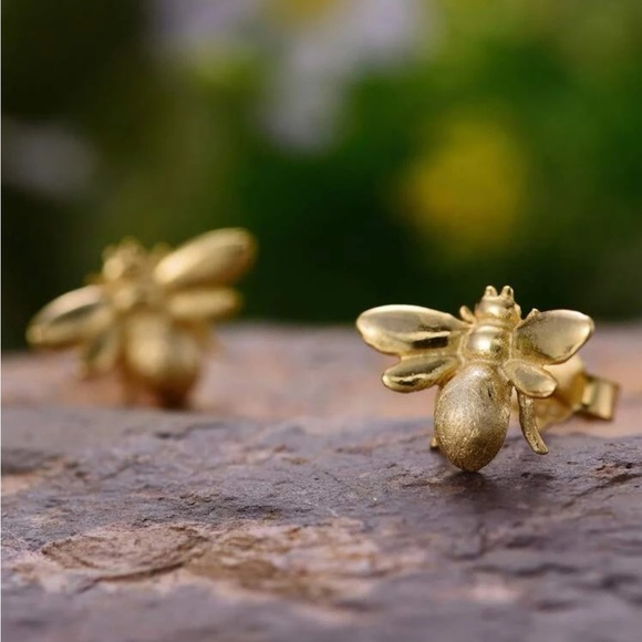 ✨Sterling Silver Bee Earrings - Picture 7 of 9
